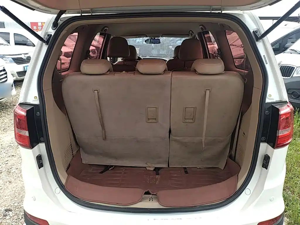 Photo 19 - Baojun 730