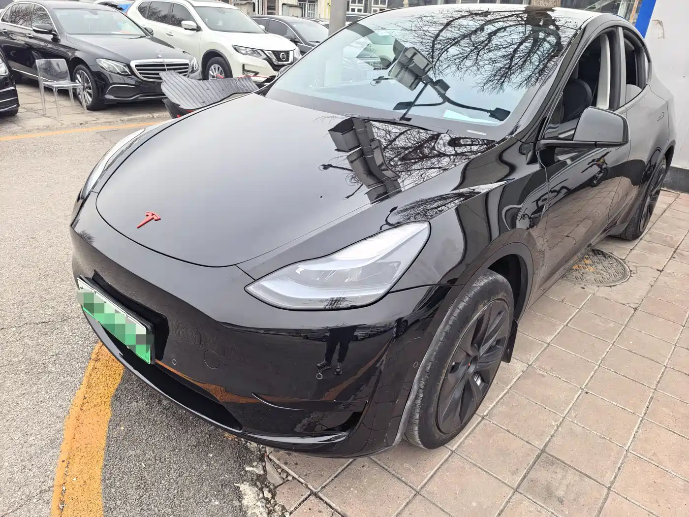 TESLA MODEL Y