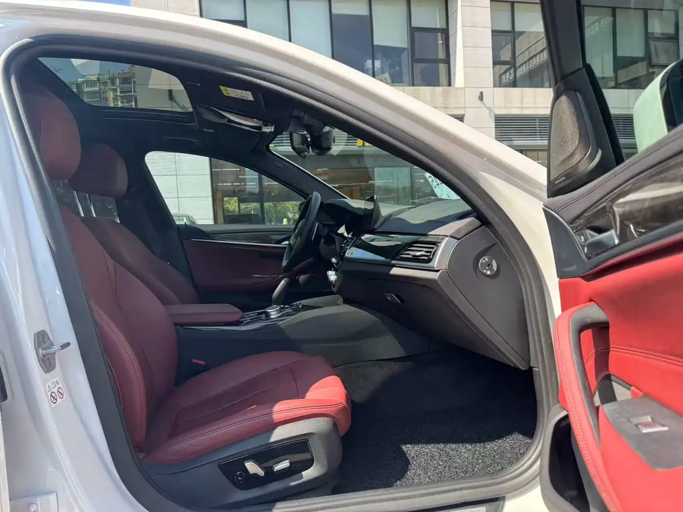 BMW 5 Series 2019 530Li Premium M Sport Package фото 3