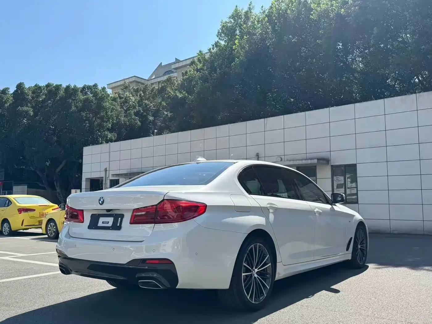 BMW 5 Series 2019 530Li Premium M Sport Package фото 8