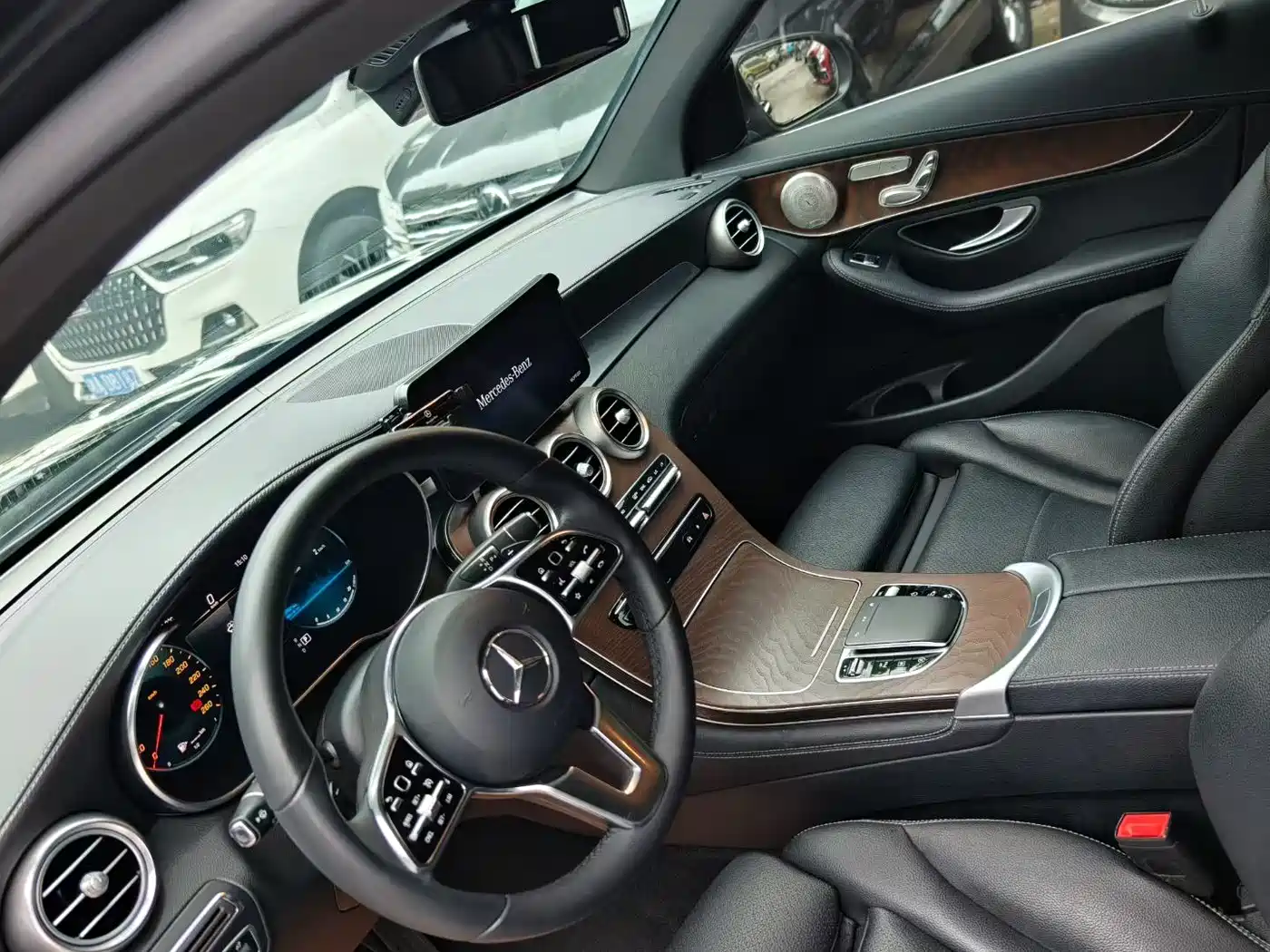 Mercedes-Benz GLC 2020 GLC 260 L 4MATIC Luxury фото 6