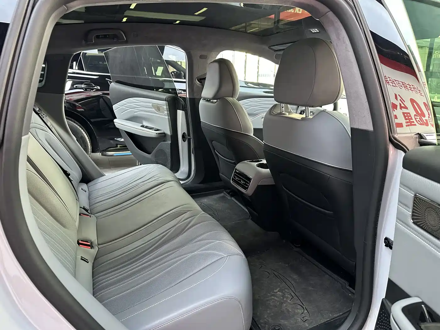 Geely Galaxy Galaxy E8 2025 700km Long Voyage Smart Drive Edition фото 13
