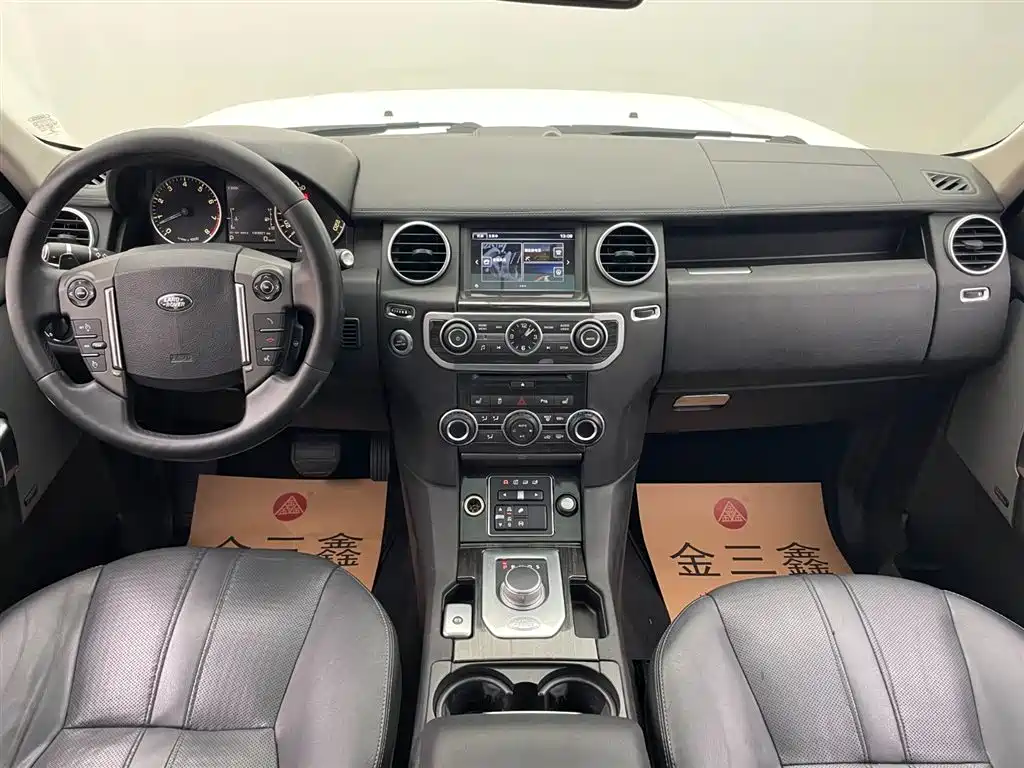 Land Rover Discovery 2016 3.0 SC V6 SE фото 28