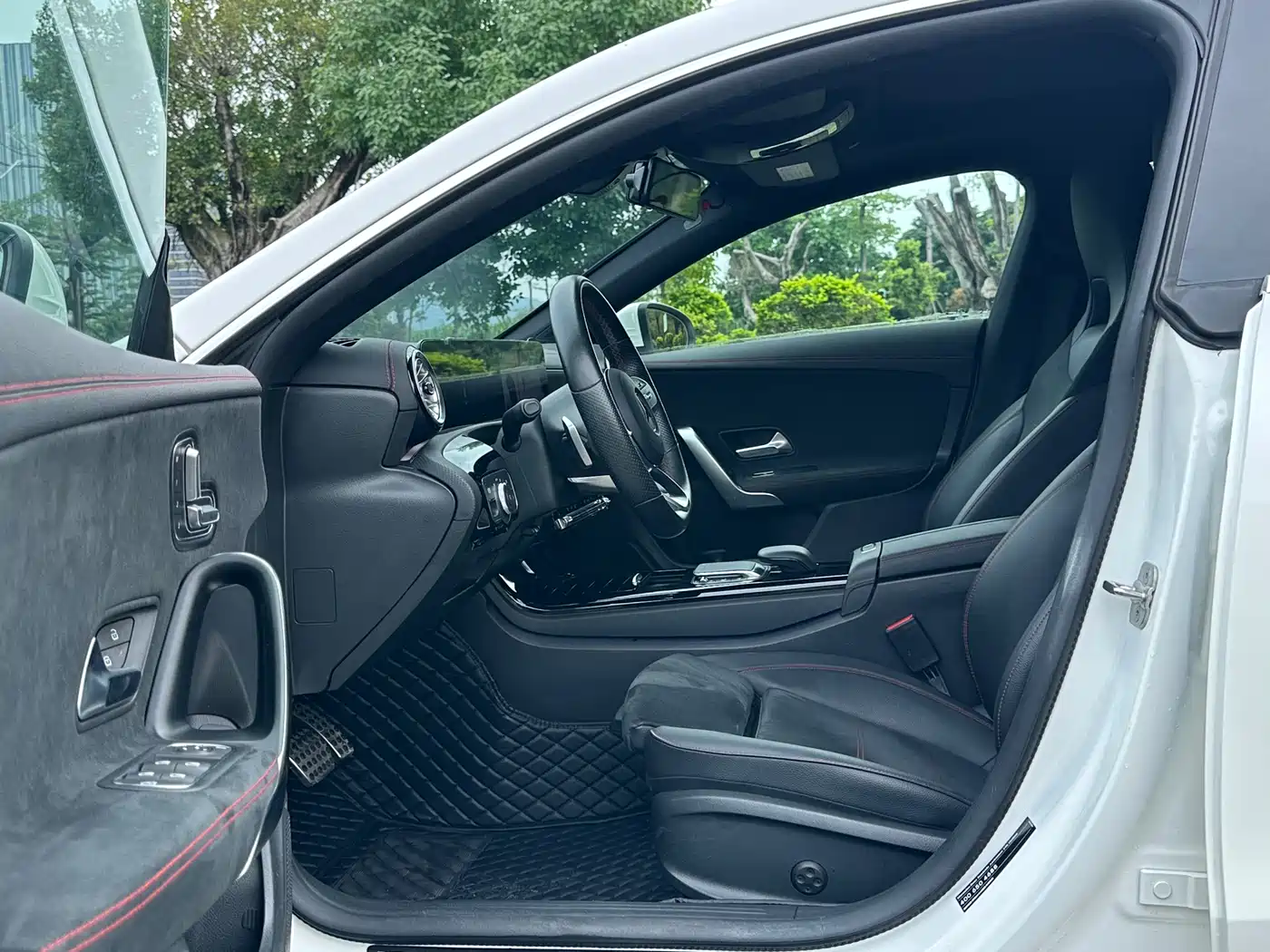Mercedes-Benz CLA (Import) 2023 CLA 200 фото 9