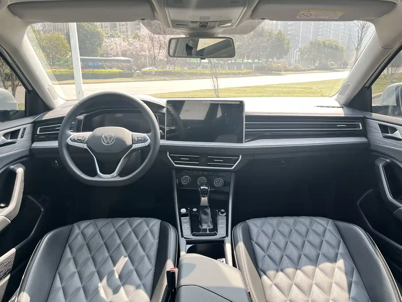 Volkswagen Sagitar 2023 300TSI DSG Surpassing Edition фото 5