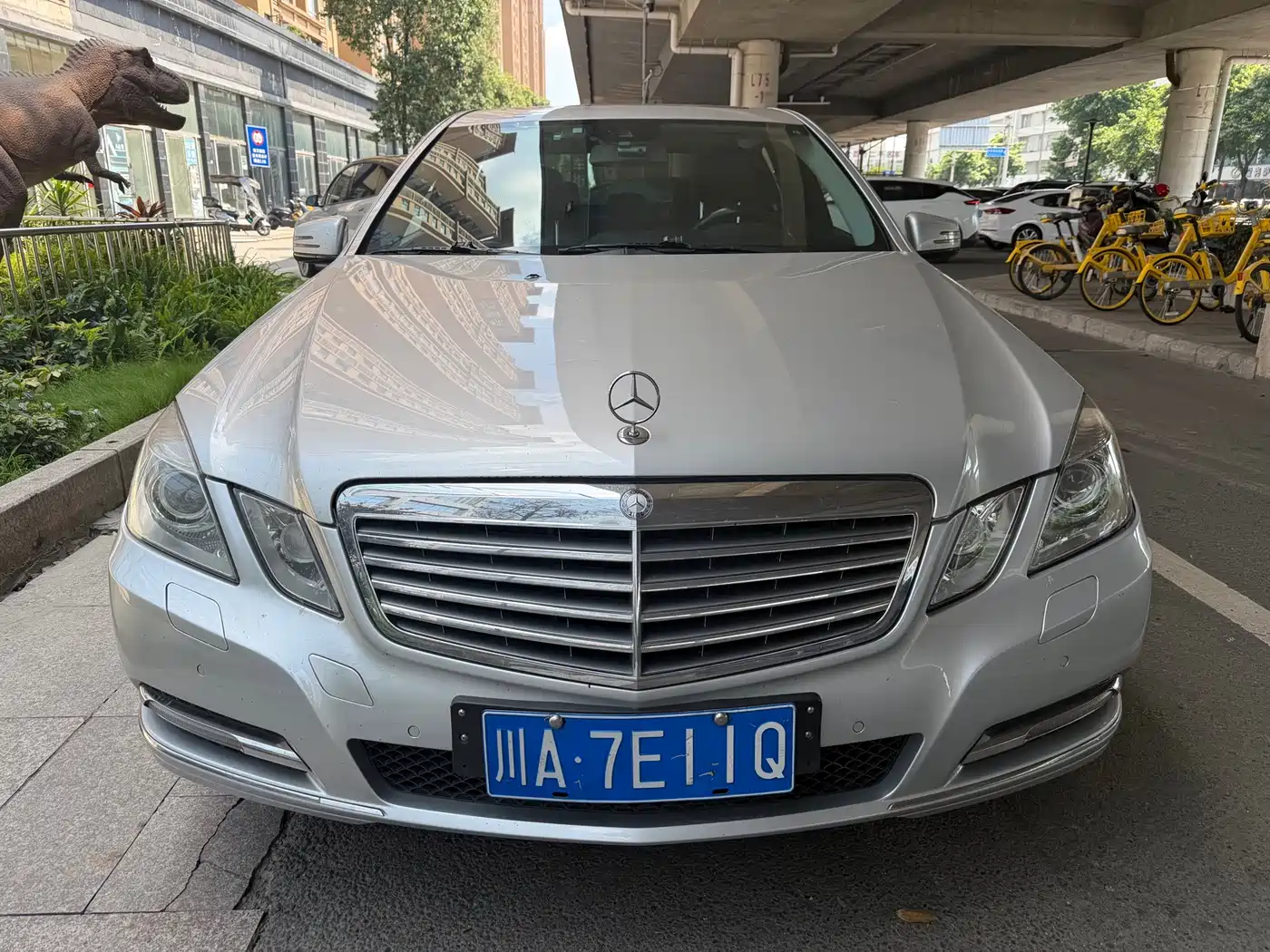 Фото 2 - Mercedes-Benz E-Class