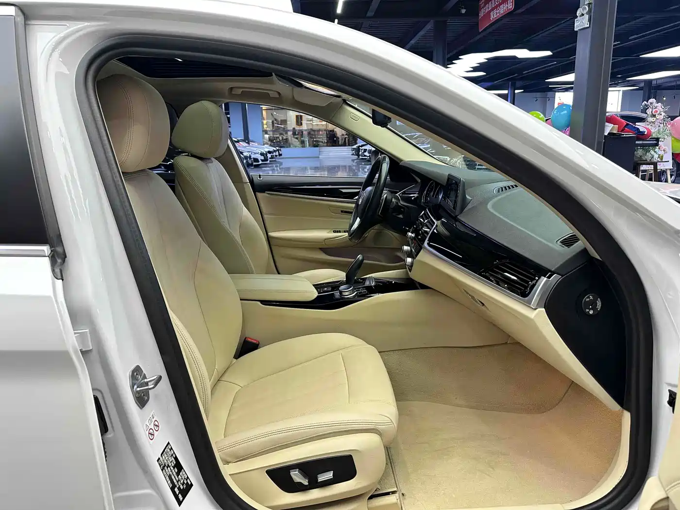 BMW 5 Series (Import) 2018 530i M Sport Package фото 6