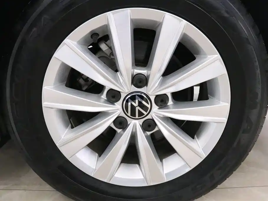 Volkswagen Lavida 2024 Model 1.5L Automatic Delight Edition фото 17