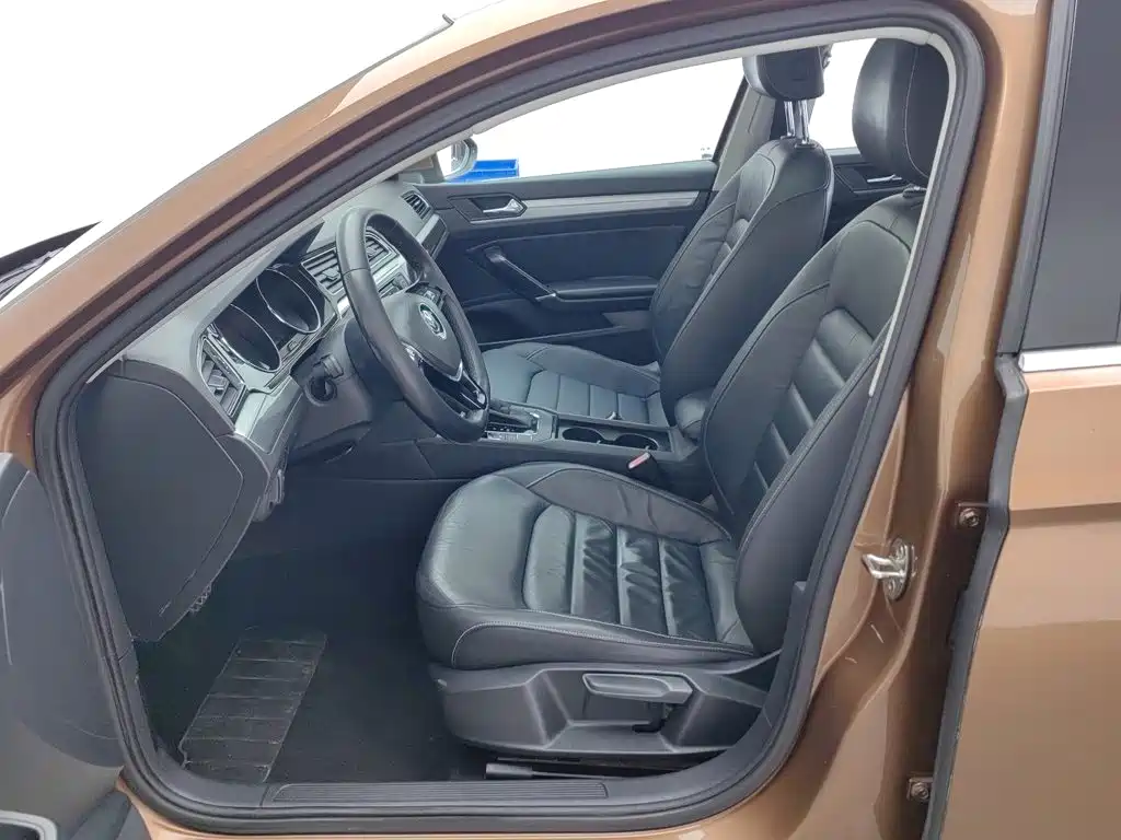 Photo 10 - Volkswagen Lamando