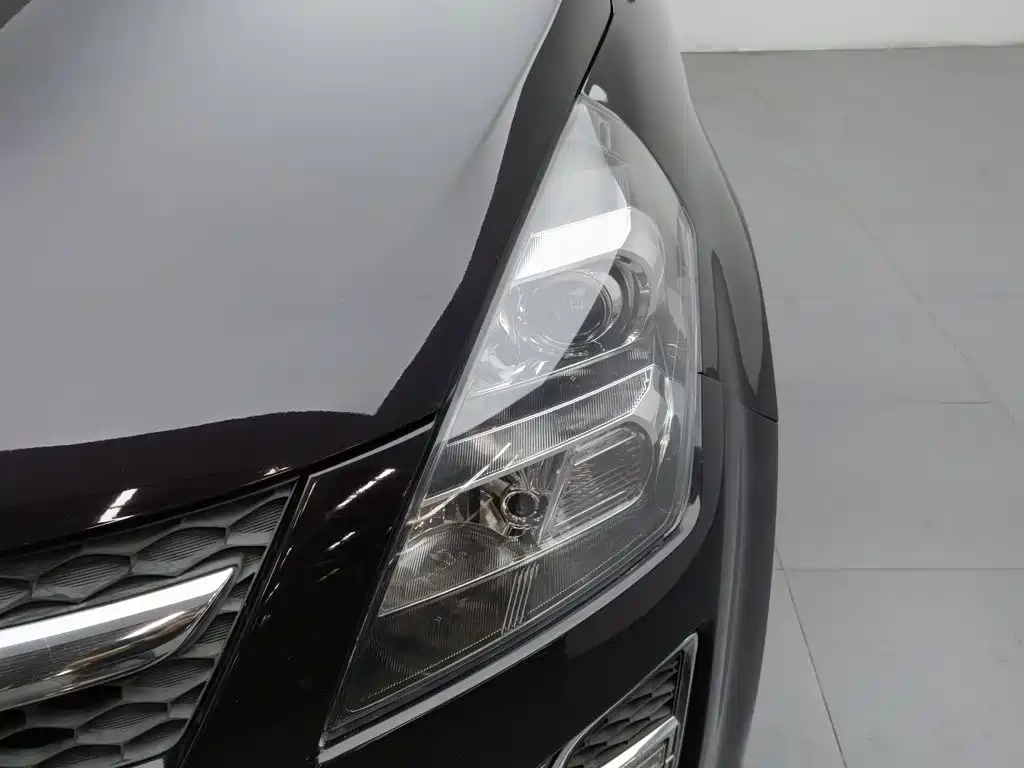 Mazda 8 2016 2015 2.5L Navigator Edition