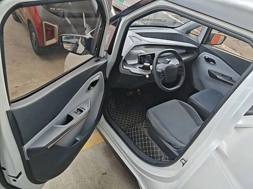 Baojun E200 2020 2020 305KM Smart Edition