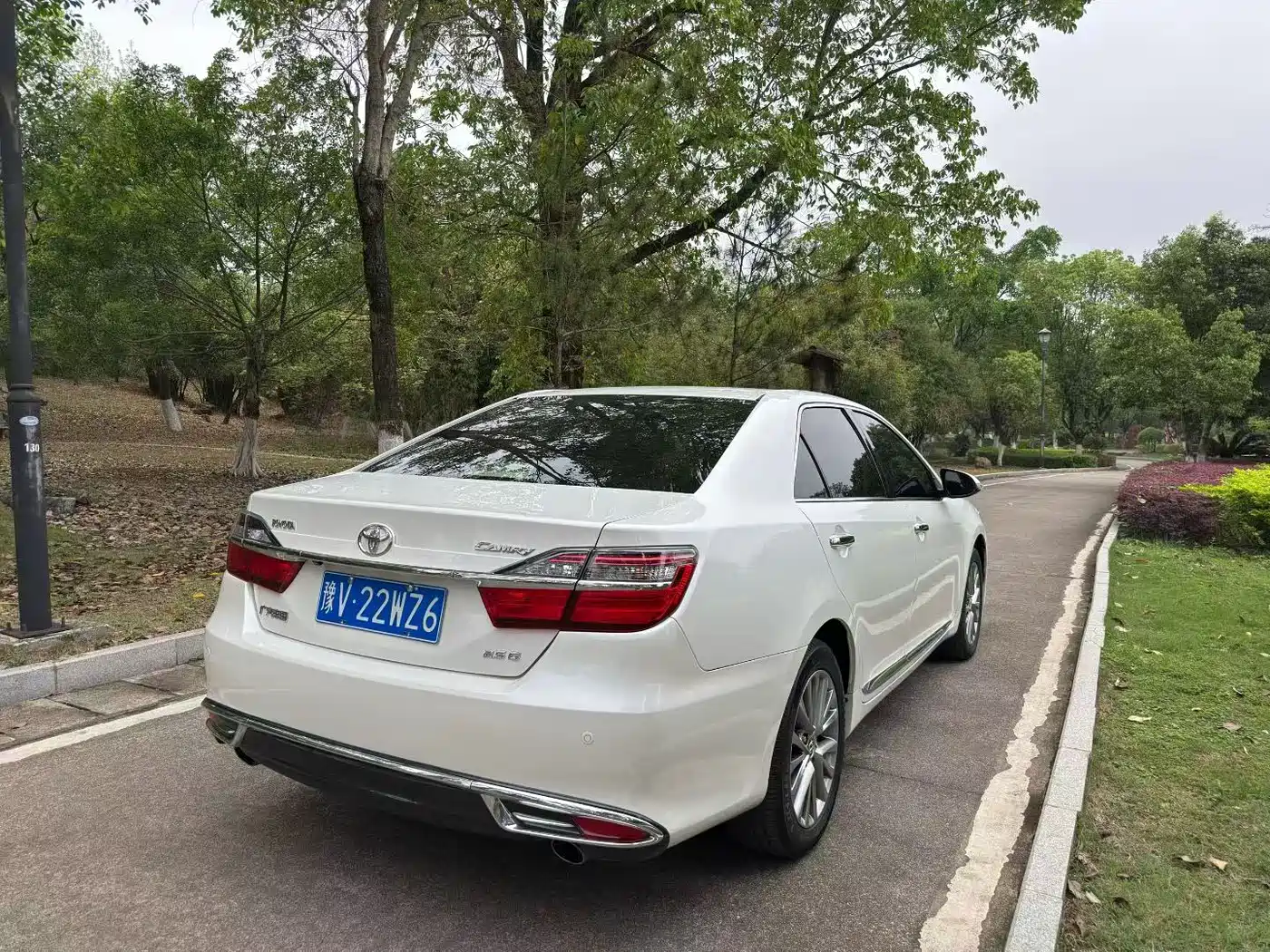 Toyota Camry 2016 2.5G 10th Anniversary Luxury Navigation Edition фото 9