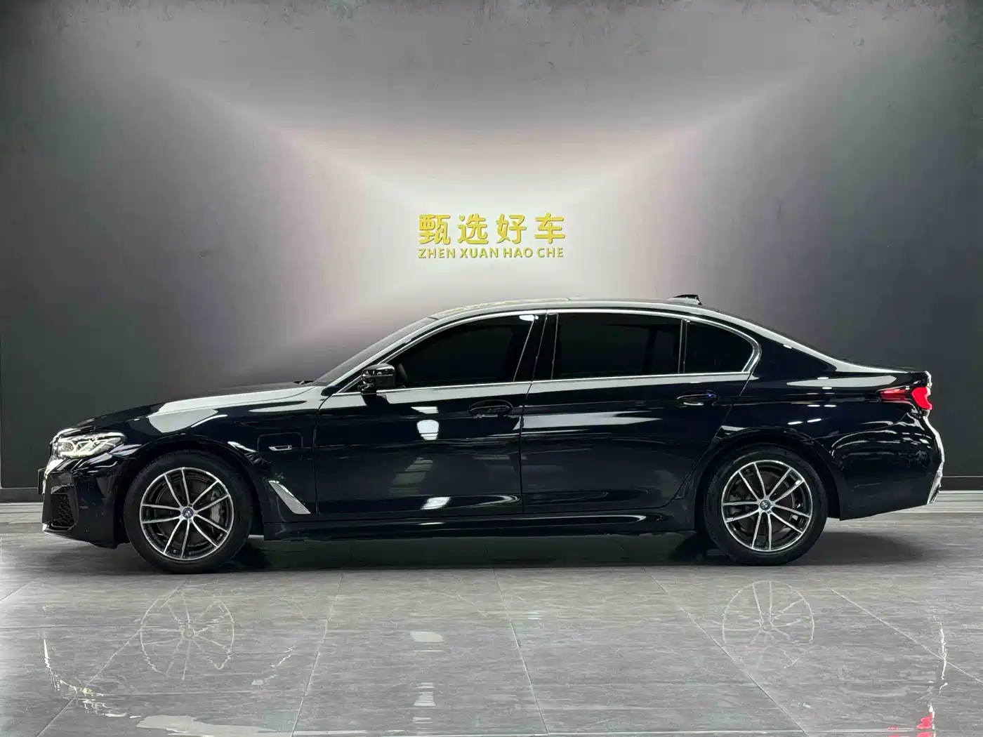 BMW 5 Series New Energy 2022 Model Facelift III 535Le Pioneer Edition M Sport Package фото 3