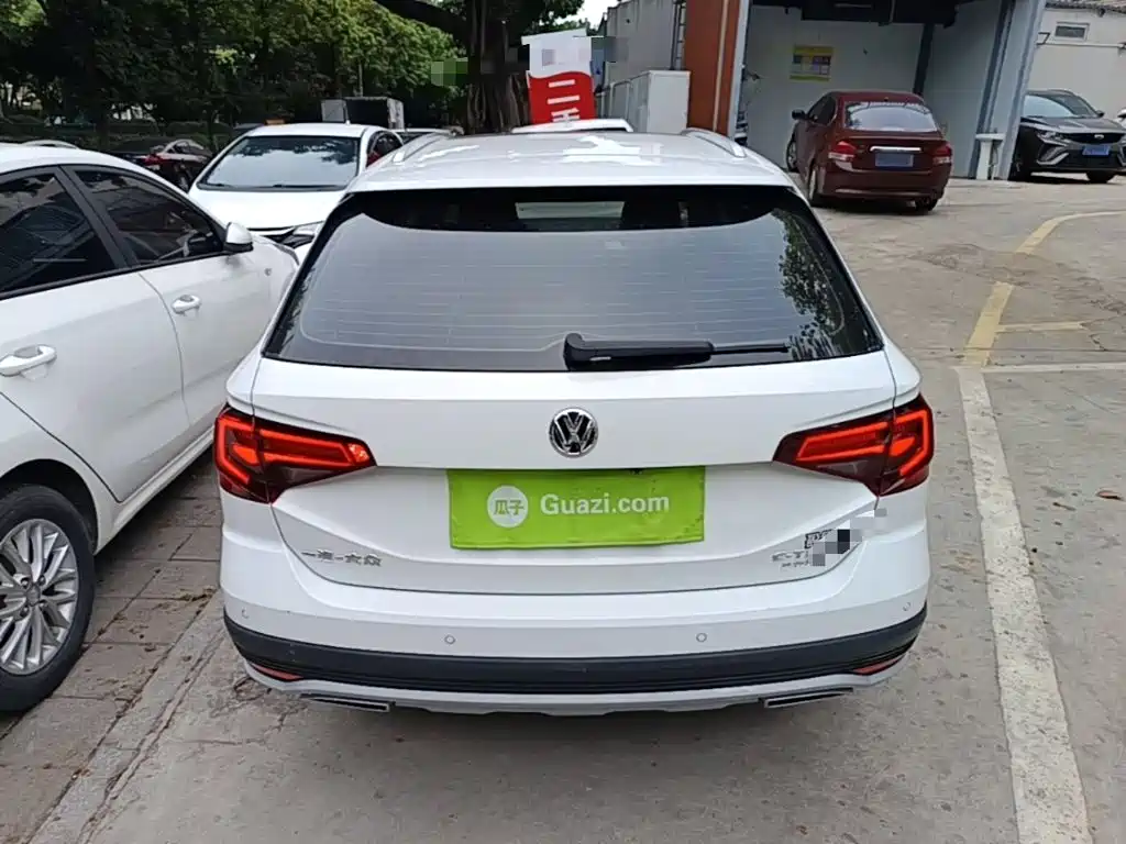 Volkswagen C-TREK 2018 2018 230TSI DSG Comfort