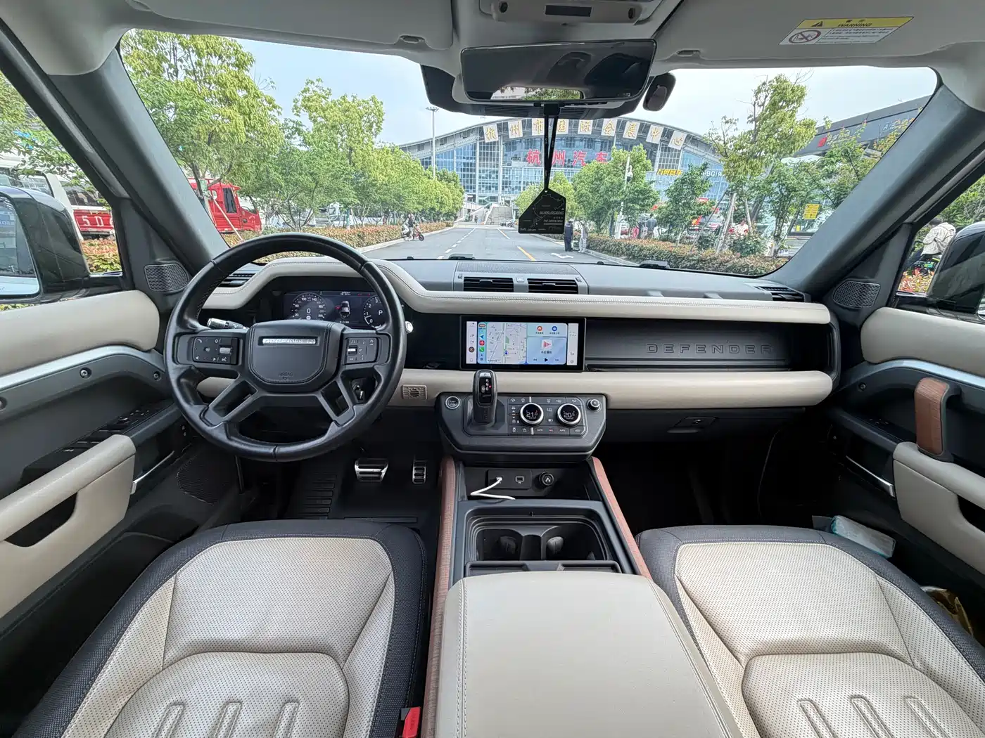 Land Rover Defender 2021 110 P400 X-DYNAMIC HSE фото 11