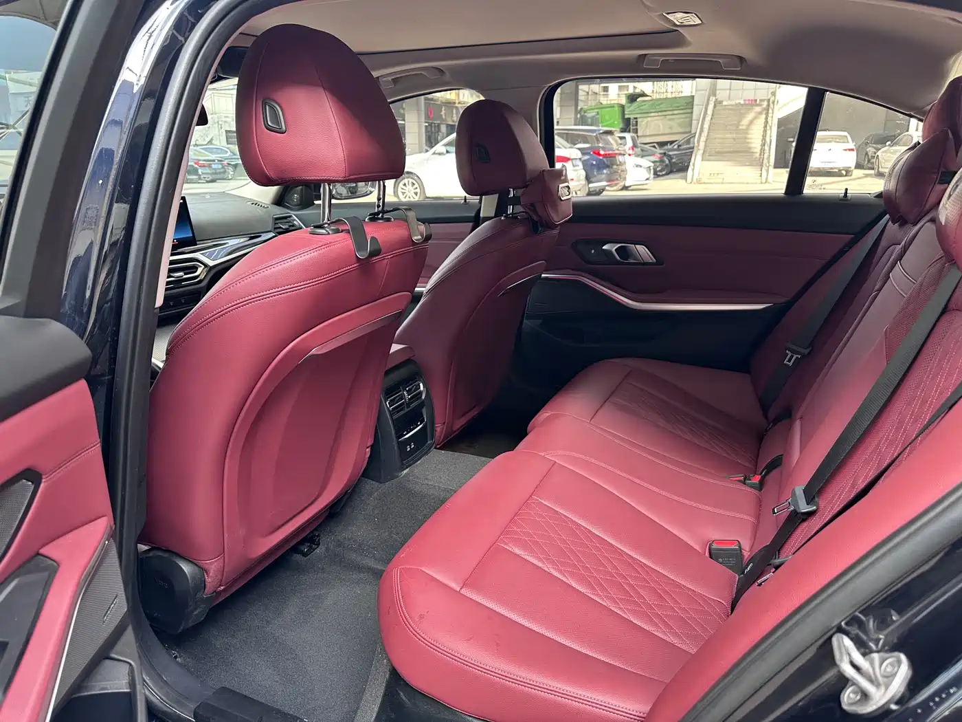 BMW 3 Series 2023 325Li M Sport Black Night Package фото 2