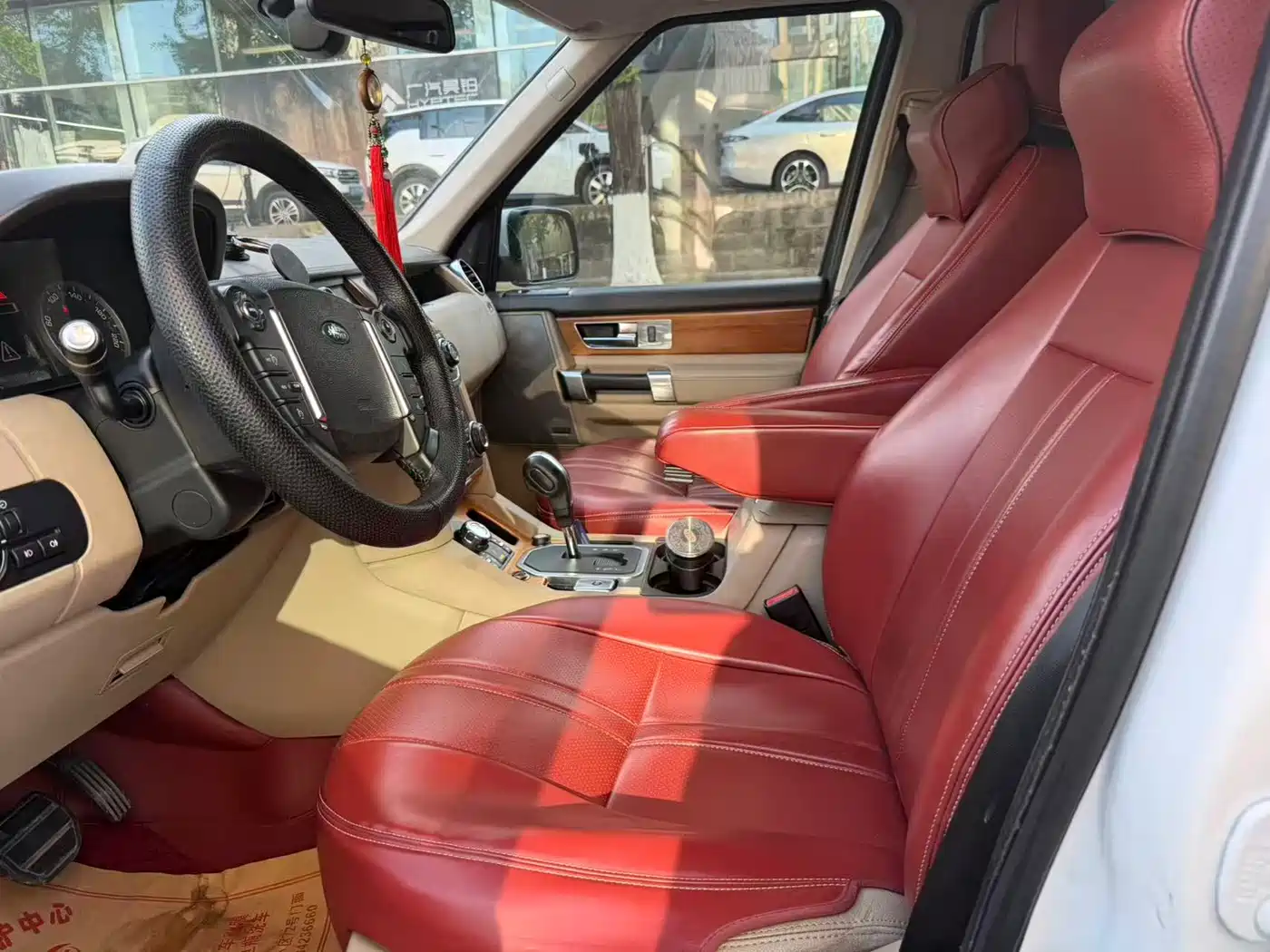 Land Rover Discovery 2012 3.0 SDV6 HSE Diesel фото 7
