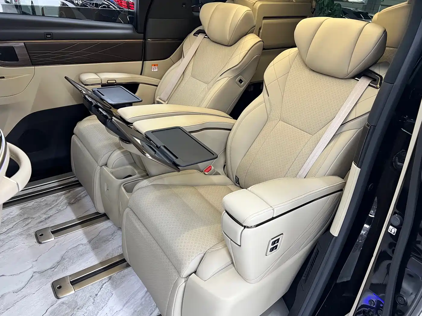 Toyota Alphard 2025 2024 Hybrid 2.5L Ultimate Enjoyment Edition