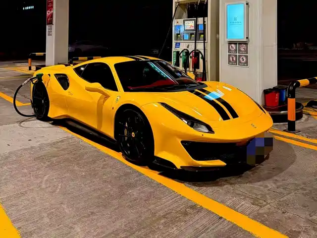 FERRARI 488