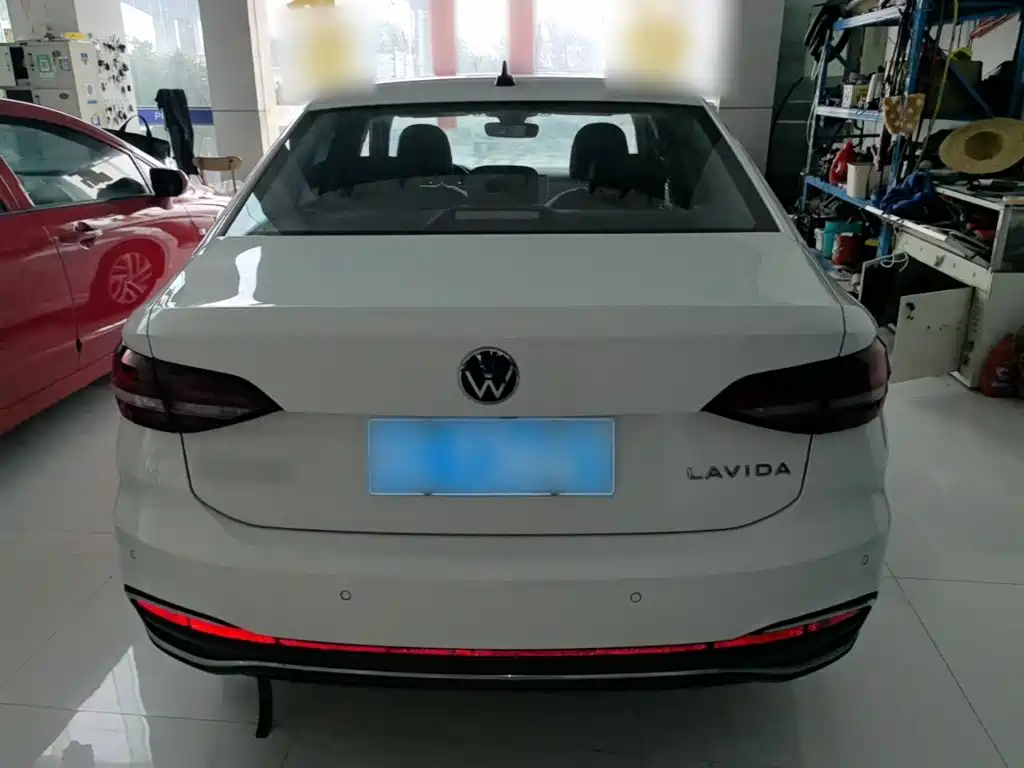 Фото 6 - Volkswagen Lavida