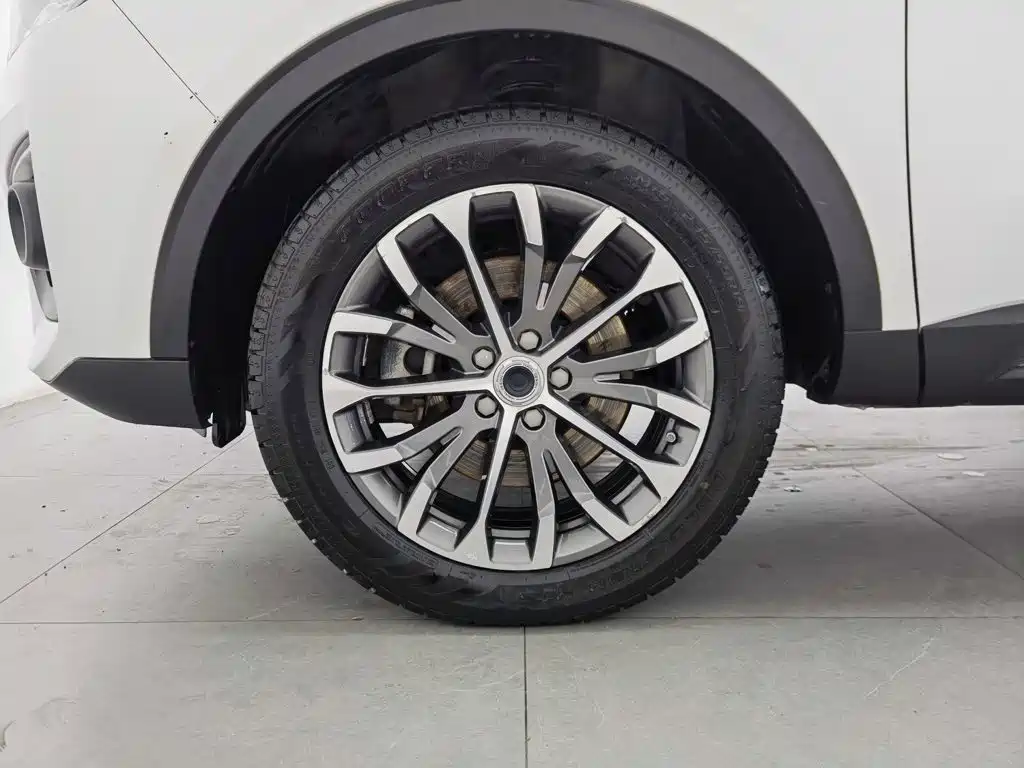 Photo 17 - Haval H6