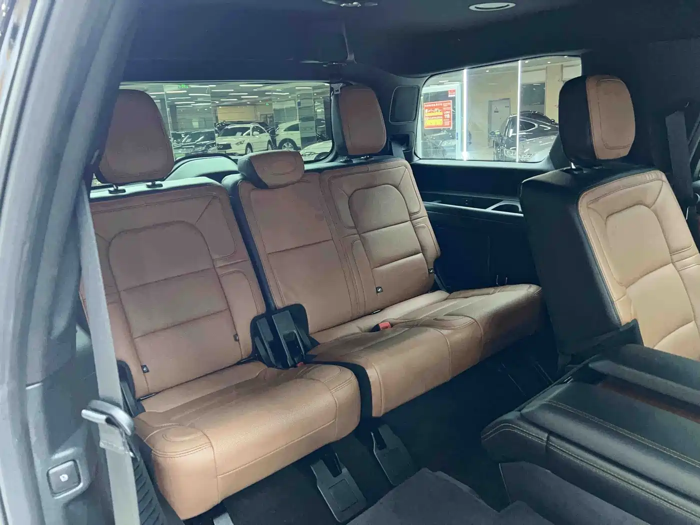 LINCOLN NAVIGATOR
