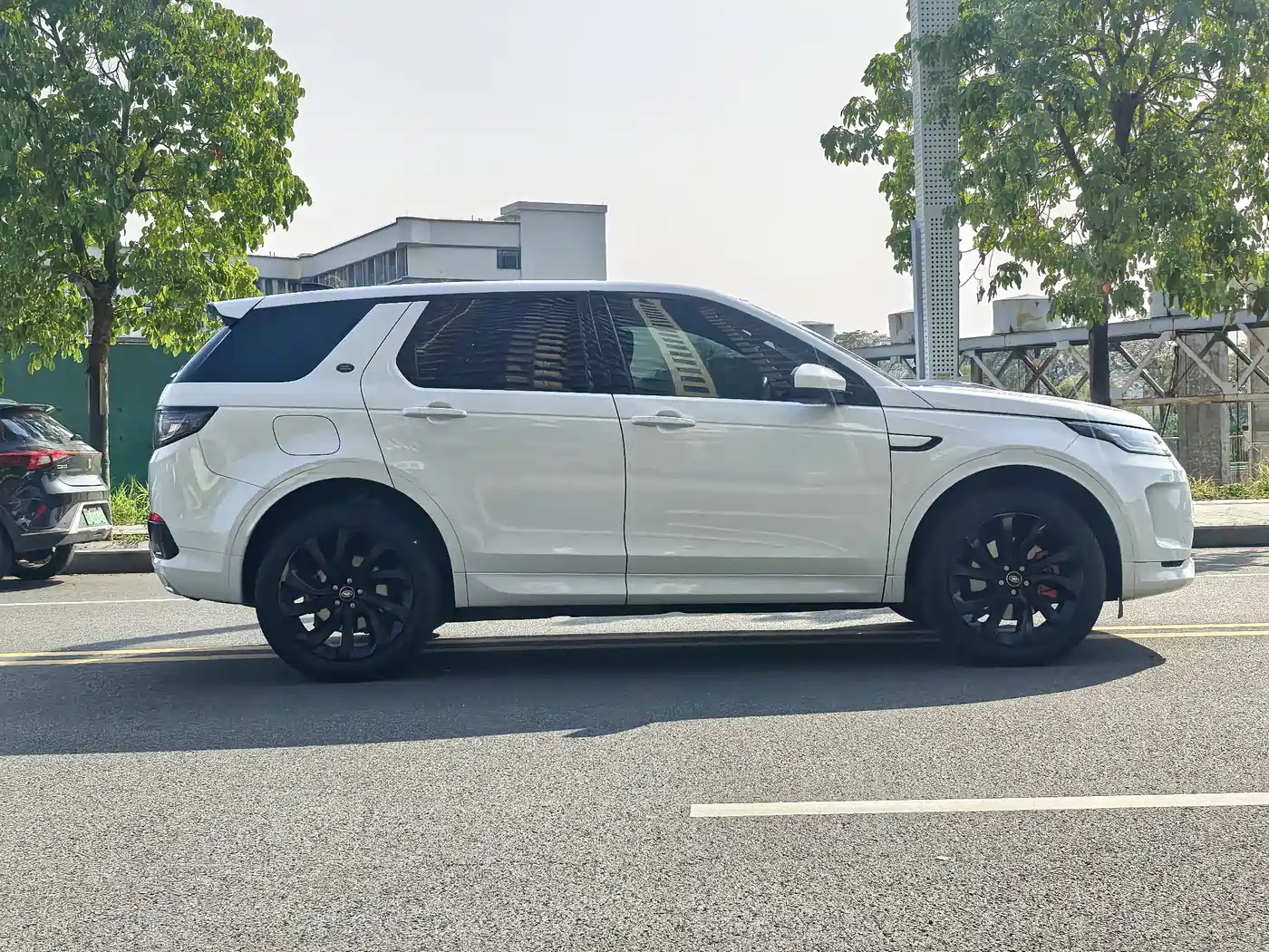 LAND ROVER DISCOVER NEW ENERGY SOURCES FOR SPORTS