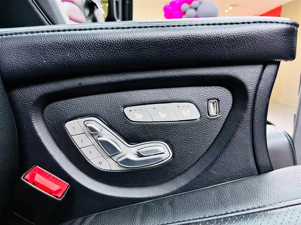Mercedes-Benz V-Class 2017 Model V 260 Premium Edition фото 16