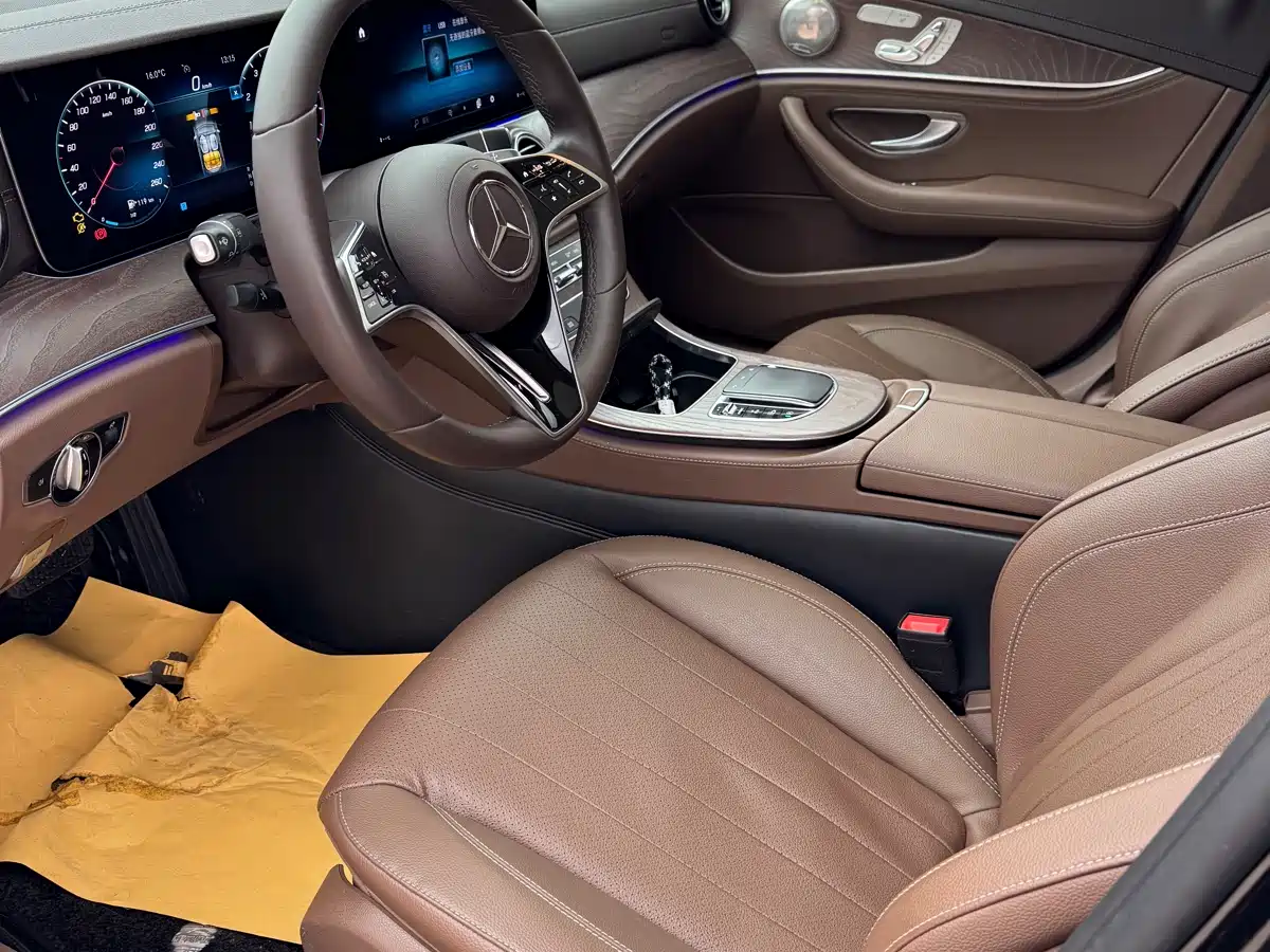 Mercedes-Benz E-Class 2021 E 300 L Fashion фото 4