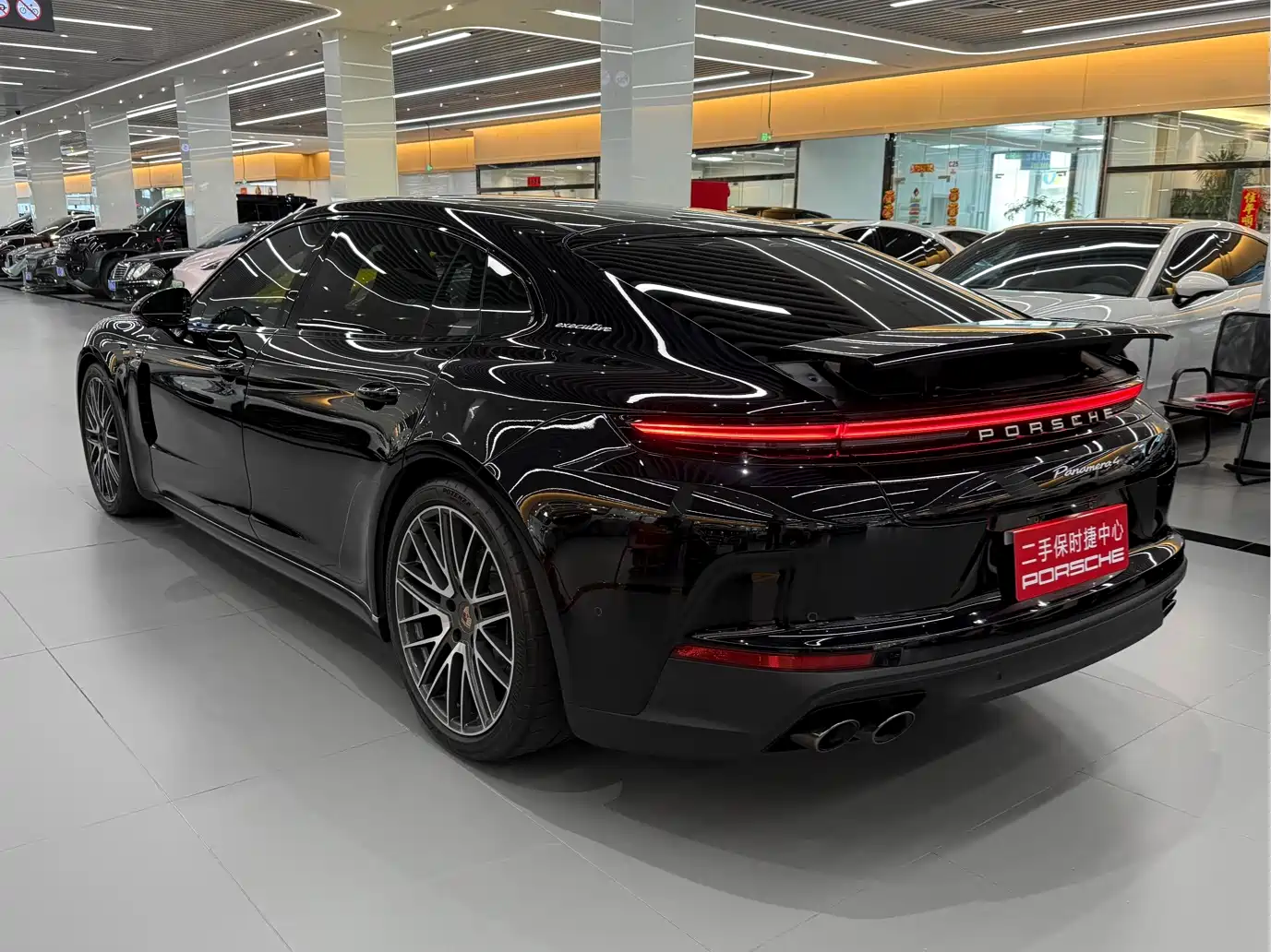 Porsche Panamera 2024 Panamera 4 Executive Long Wheelbase 2.9T фото 4
