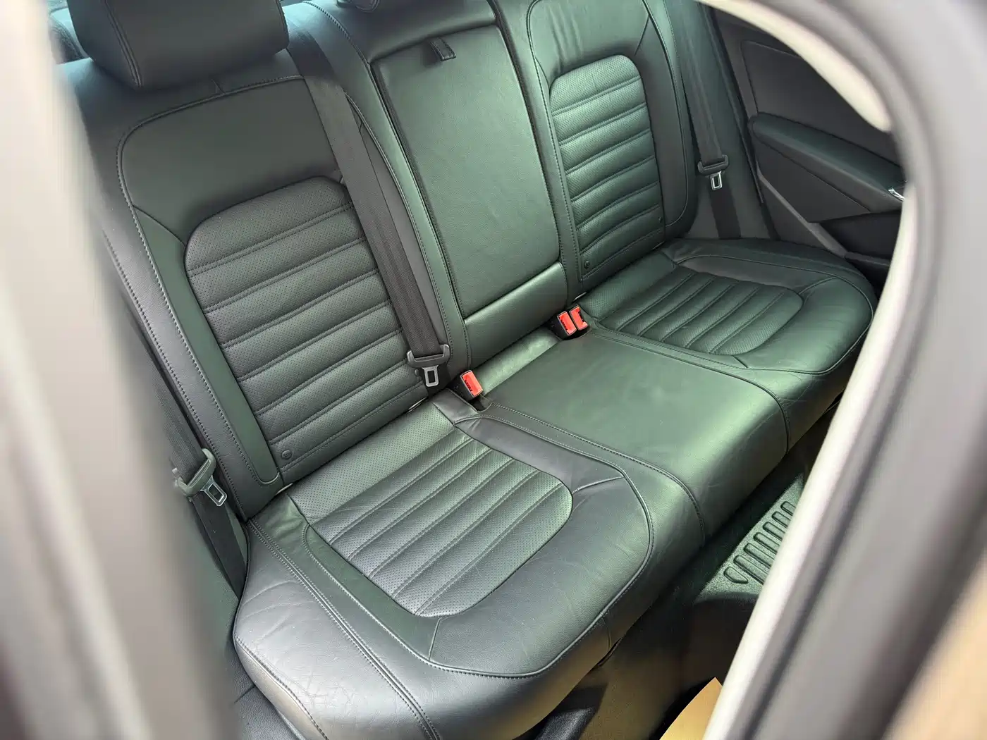 Volkswagen Passat 2014 1.8TSI DSG Executive Edition фото 16