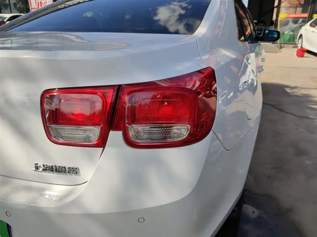 Chevrolet Malibu 2014 2.0L Automatic Luxury фото 8