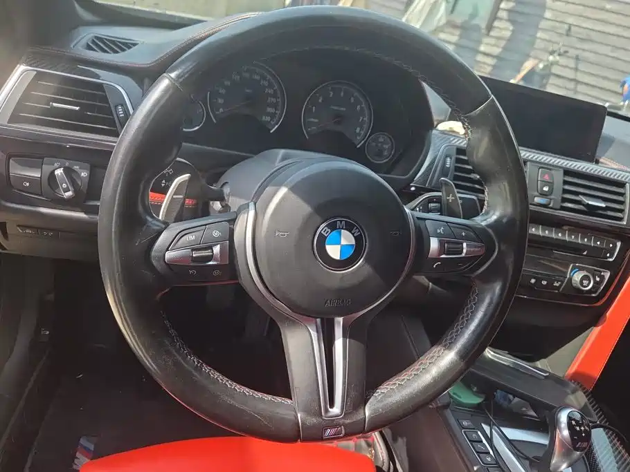 Photo 15 - BMW M4