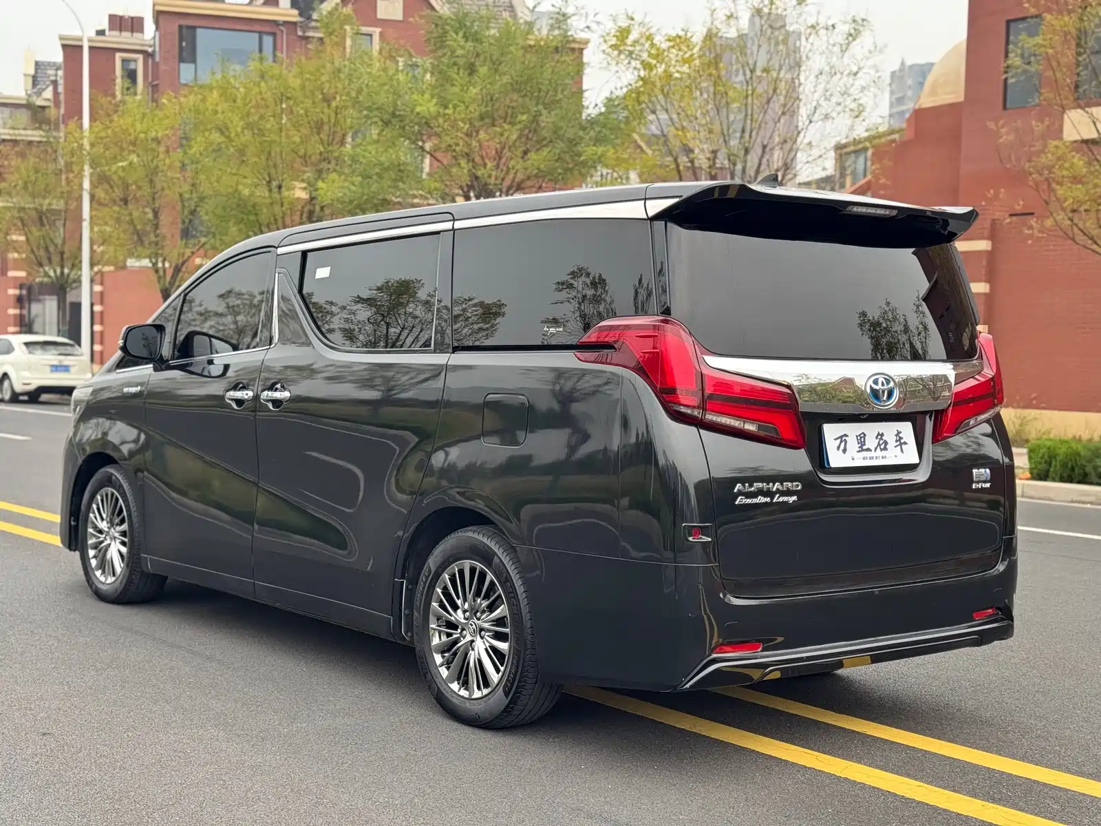 صورة 29 - Toyota Alphard