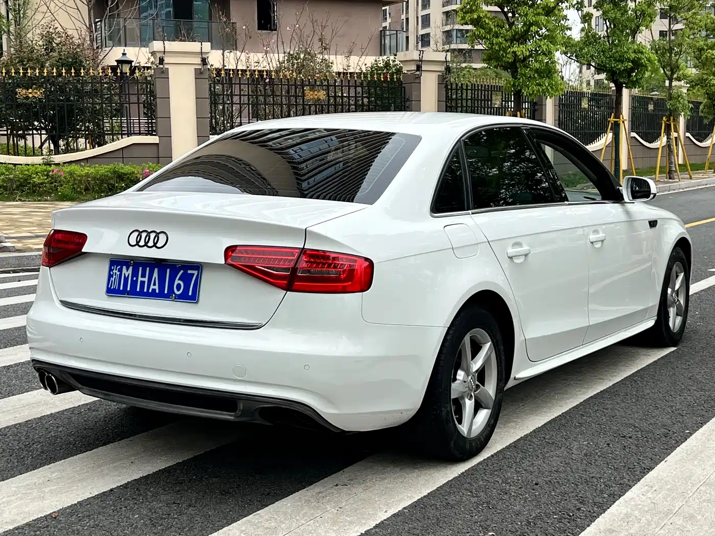 Audi A4L 2013 35 TFSI Automatic Standard фото 5