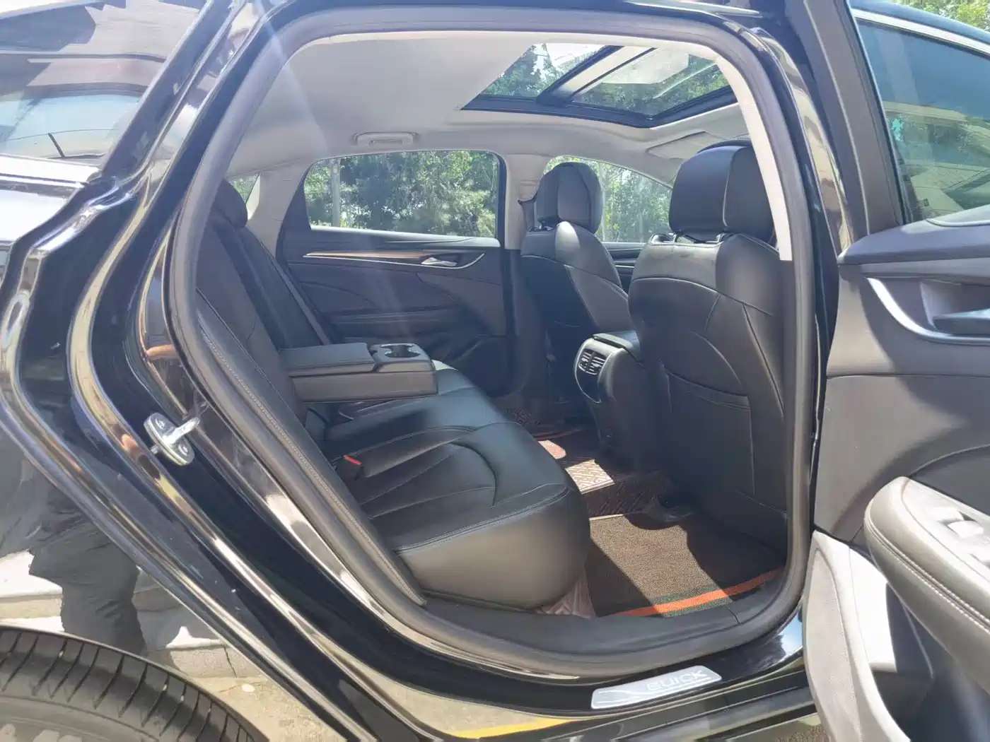Фото 15 - Buick LaCrosse
