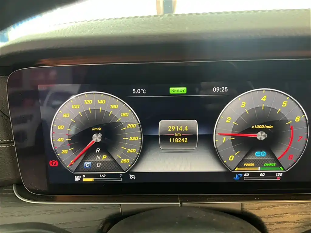 Mercedes-Benz E-Class 2020 Model E 260 L Sport фото 13