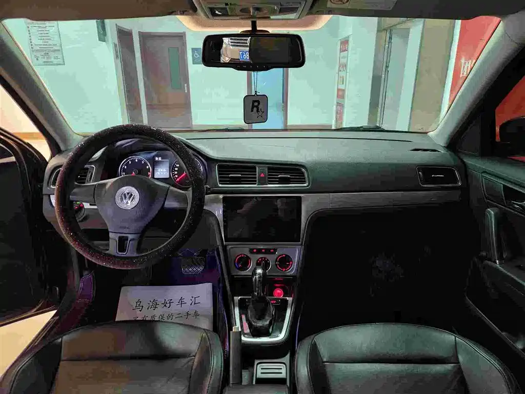 Volkswagen Lavida Tour 2015 1.6L Automatic Comfort Edition фото 5