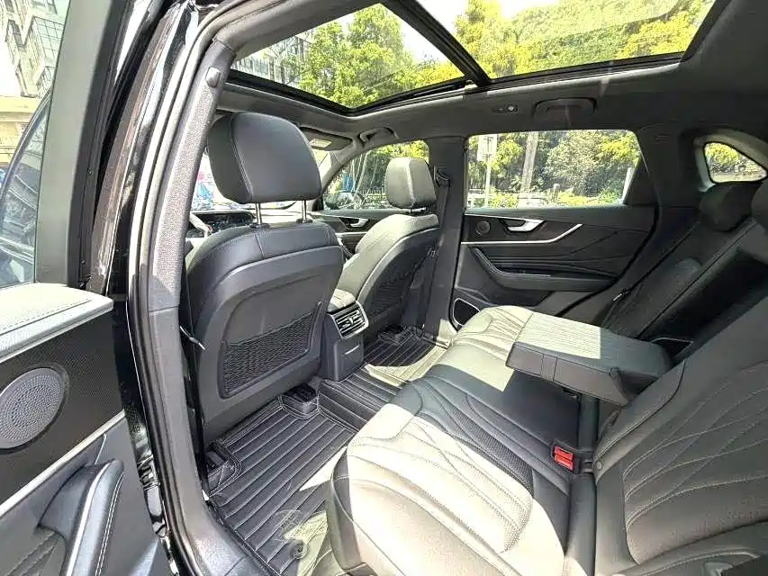 Hongqi HS5 2025 2025 2.0T 2WD Mystic Shadow Edition