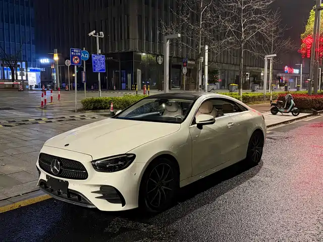 MERCEDES-BENZ E CLASS