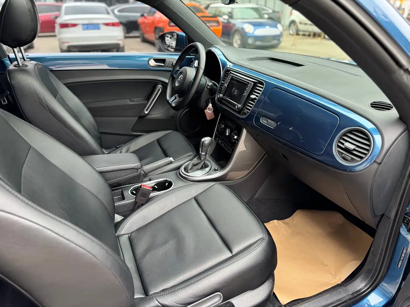 Volkswagen Beetle 2017 180TSI Style фото 15