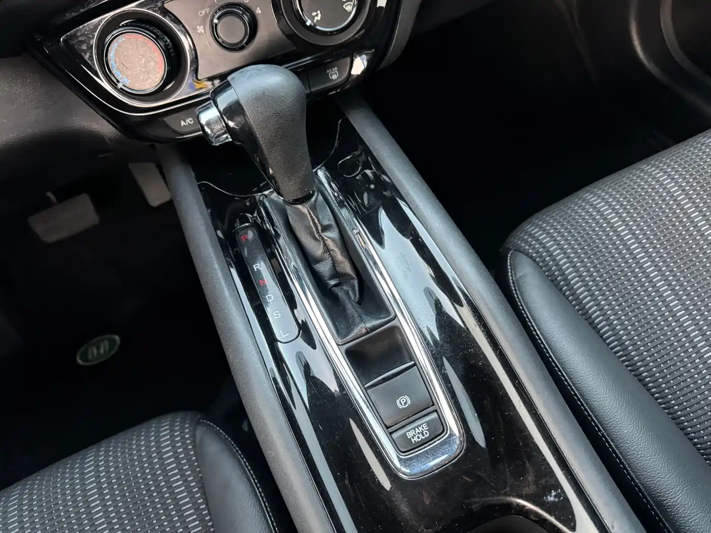 Honda Vezel 2015 2015 1.8L CVT FWD Elite