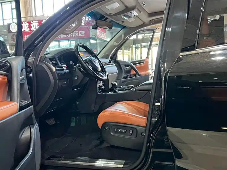 Lexus LX 2019 570 Dynamic Luxury Edition фото 25