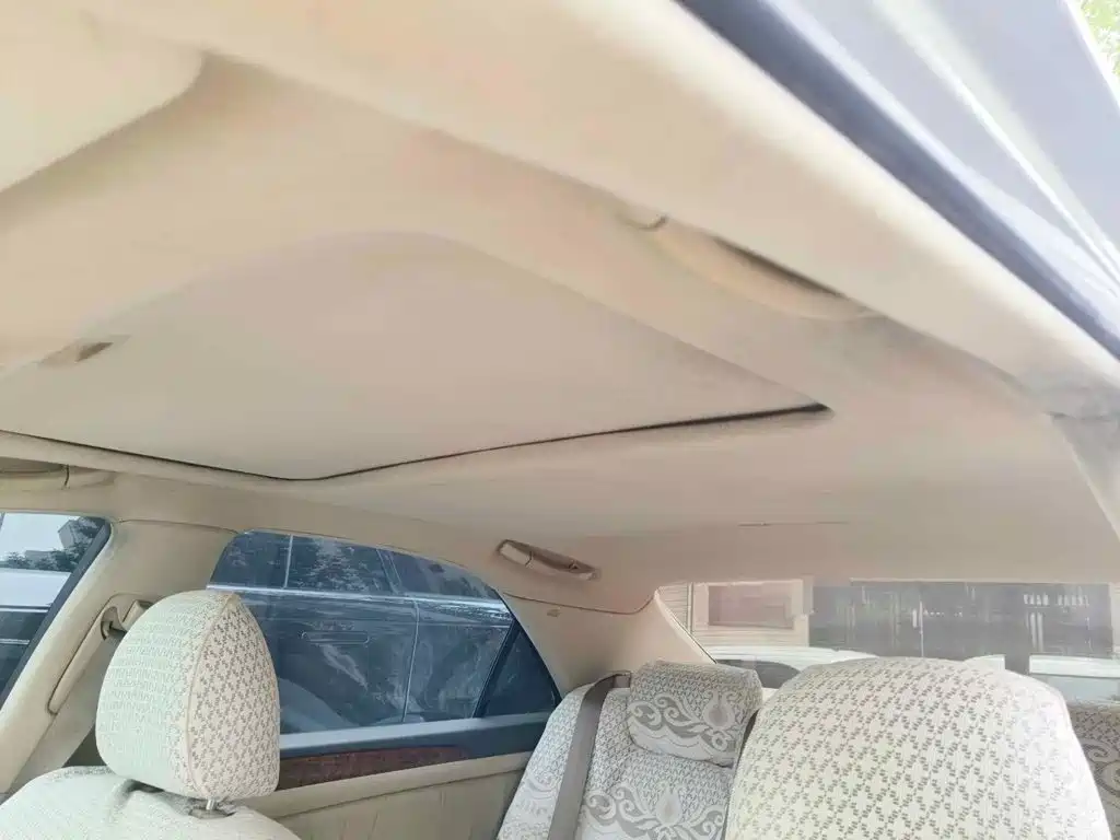 صورة 14 - Toyota Crown