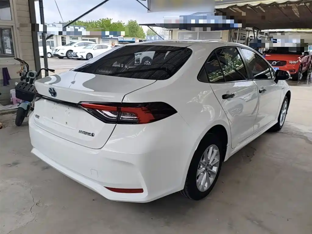 Toyota Corolla 2021 Hybrid 1.8L E-CVT Elite Edition фото 7
