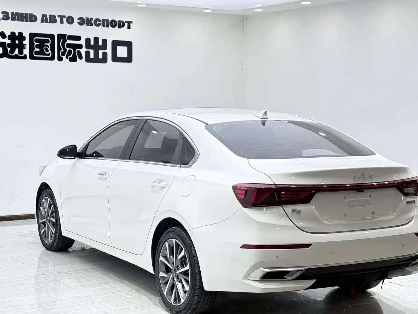 Kia K3 2021 1.5L CVT Fashion Edition фото 8