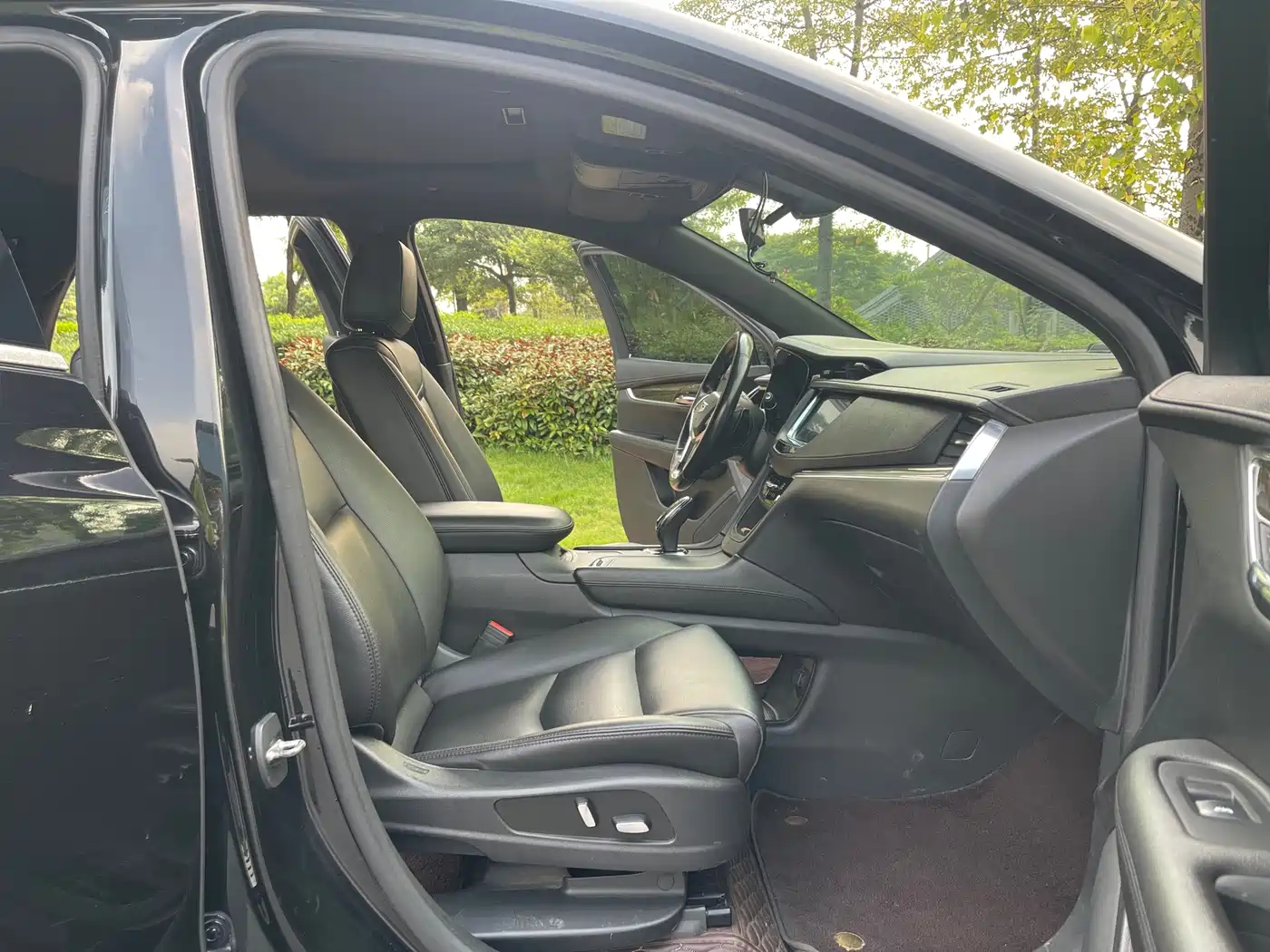 Фото 13 - Cadillac XT5
