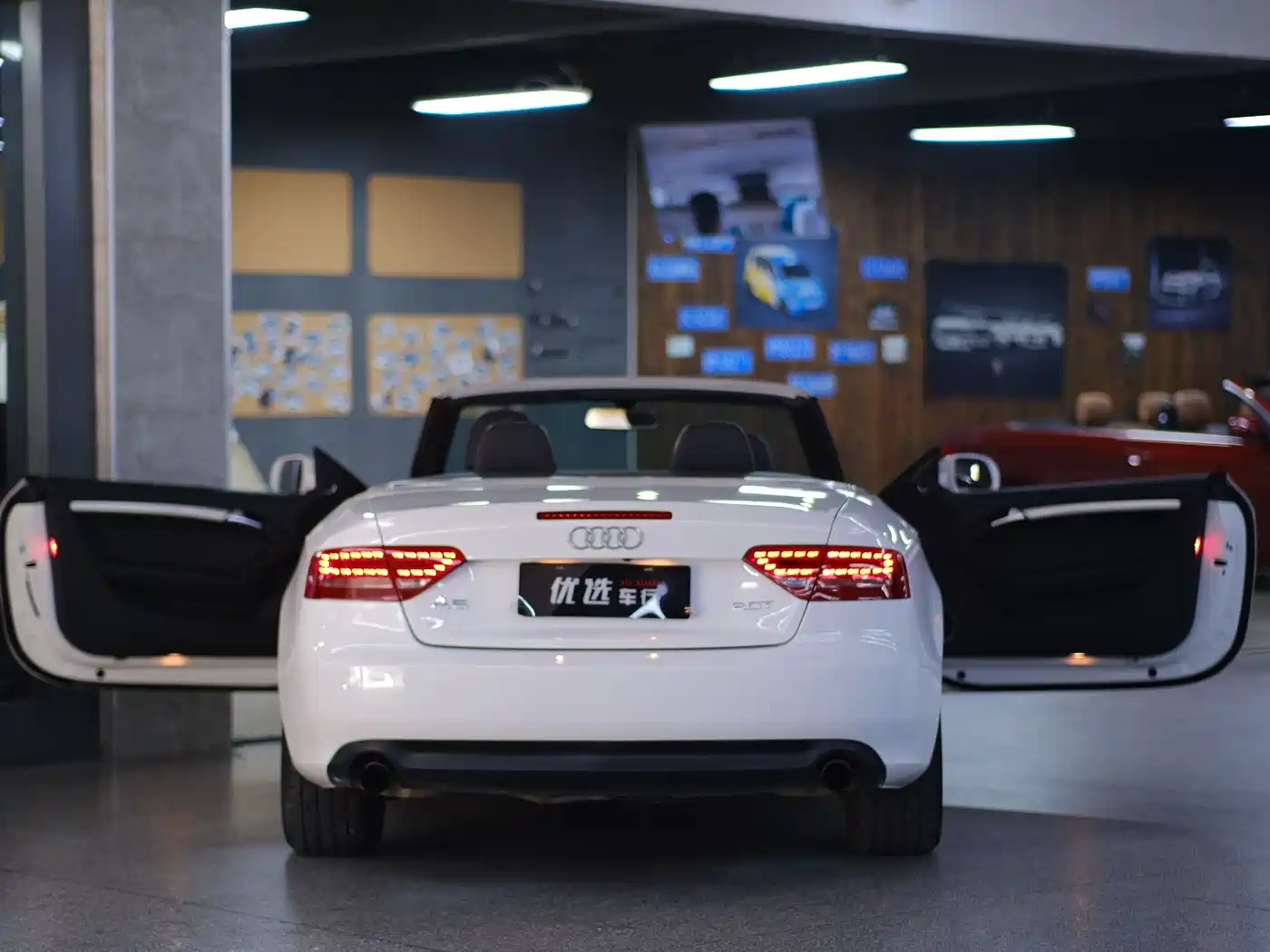 Audi A5 (Import) 2010 2.0TFSI Cabriolet фото 2