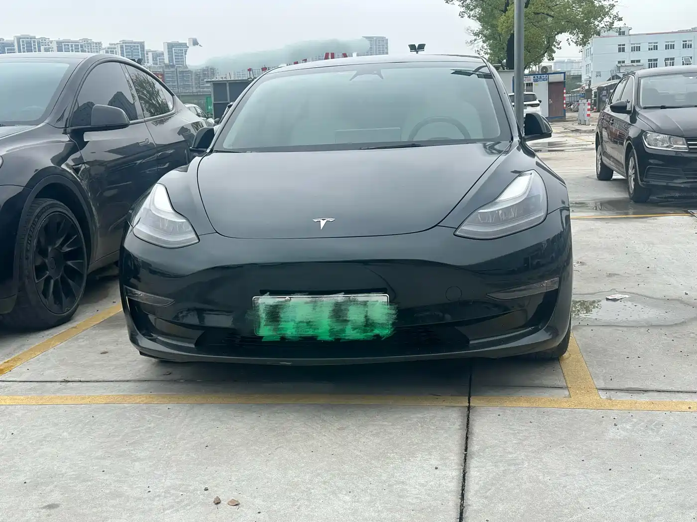 TESLA MODEL 3