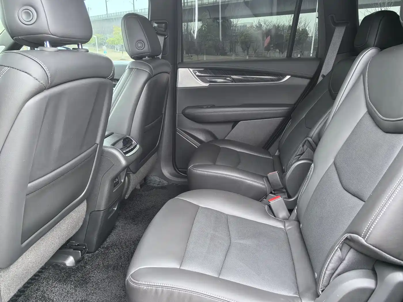 CADILLAC XT6